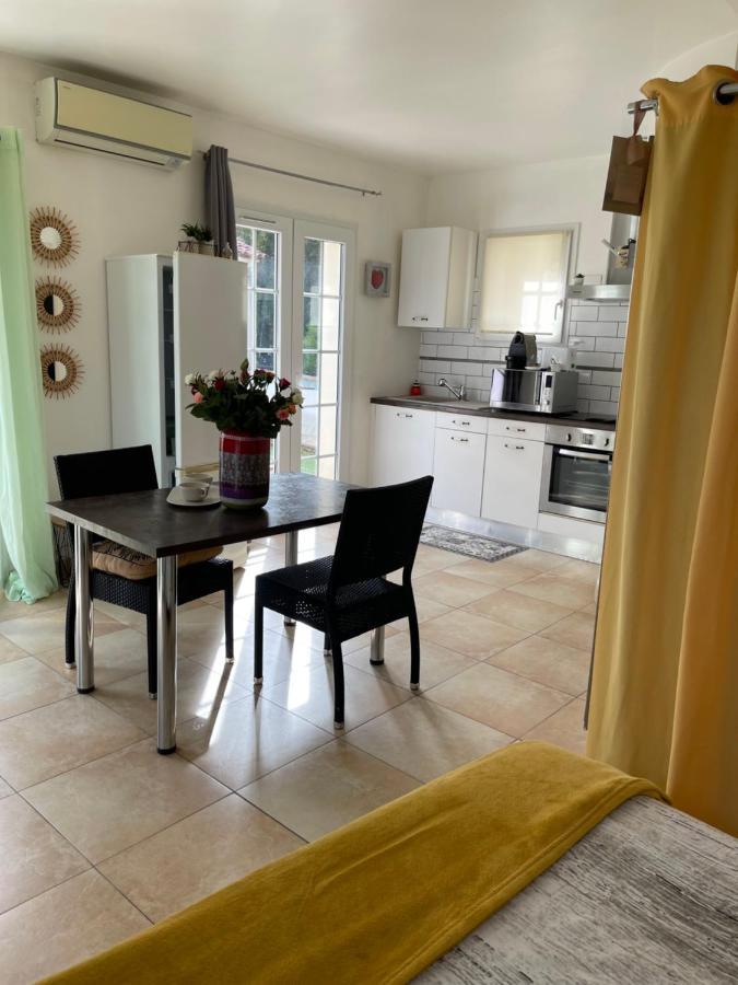 Location Studio De Charme Antibes Esterno foto