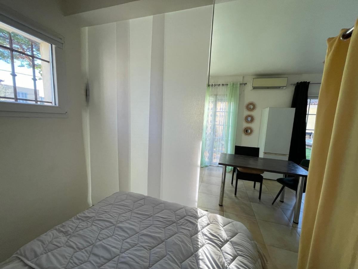 Location Studio De Charme Antibes Esterno foto